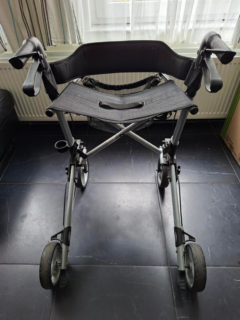 Medische rollator, Ophalen