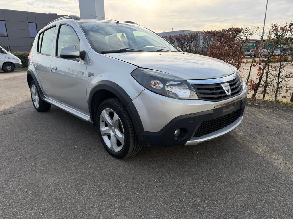 Dacia sandero stepway 1.6 benzine 64 Kw,Bj 2010,Euro 4,Airco, Auto's, Voorwielaandrijving, Elektrische ramen, Stof, 180 g/km