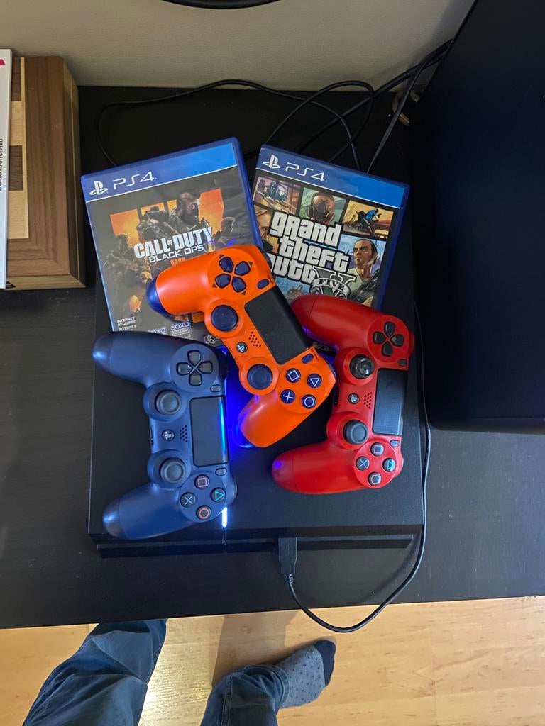 Ps4 1TB + 2/3 controllers + bo4 + gta5, Games en Spelcomputers, Spelcomputers | Sony PlayStation 4, Met games, Ophalen of Verzenden