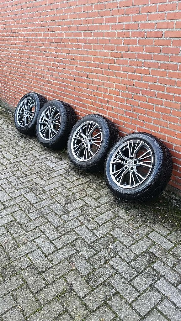 Velgen van een Audi A6 C7 met winterbanden inclusief, Auto-onderdelen, Ophalen, Gebruikt, Velg(en), 17 inch