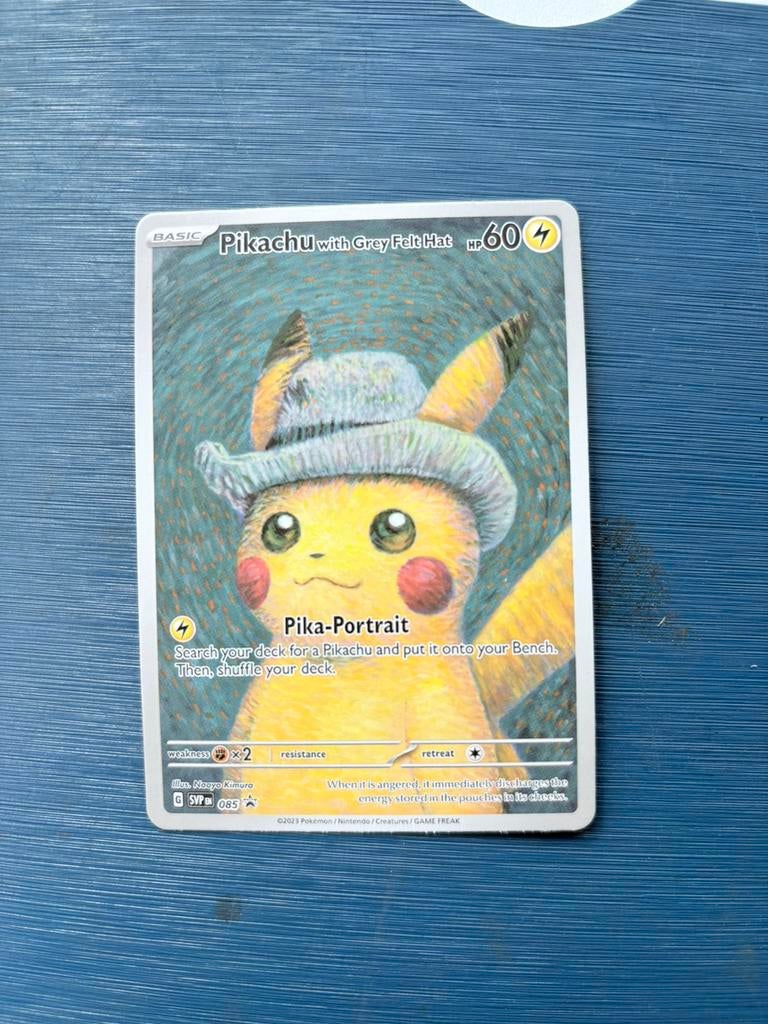 Pikachu With Grey Felt Hat #85 Pokemon promo Van Gogh, Enlèvement, Comme neuf
