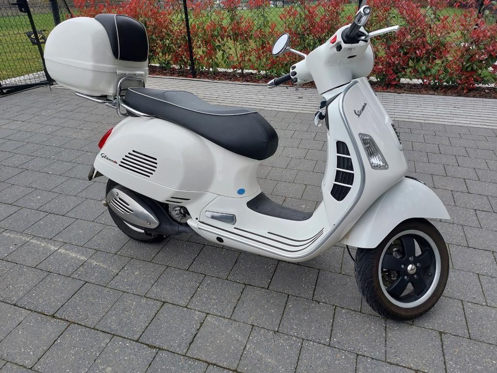 Vespa GTS 300 super, Motoren, Scooter, Sportuitlaat, Motorrijbewijs A, Particulier
