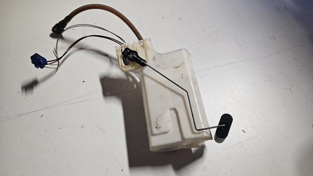 Brandstofpomp Benzinepomp N46 M54 BMW Z4 serie E85 6767720 1, -, Origine de la pièce connue, Utilisé, -