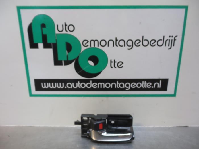 Portiergreep 4Deurs links-achter van een Toyota Corolla Vers, Gebruikt, -, -, Ophalen of Verzenden