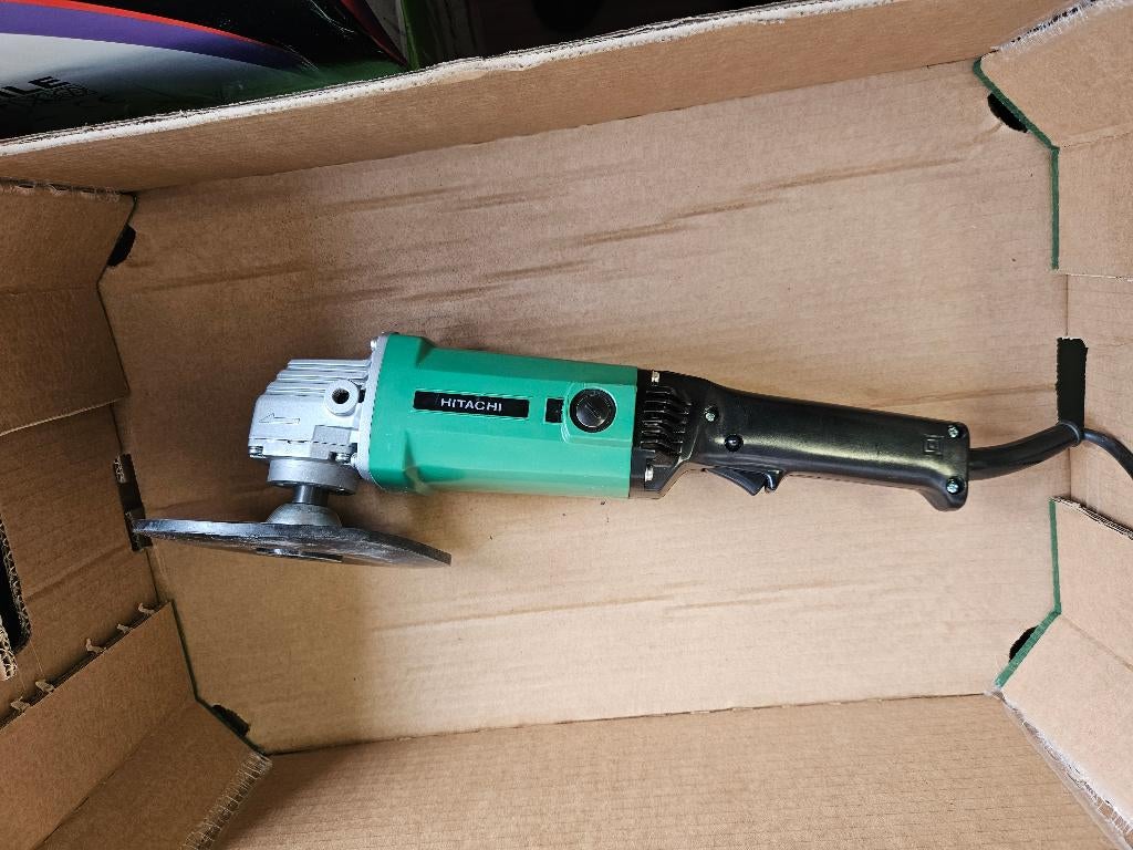 Machine à poncer et à polir Hitachi 180 mm, Enlèvement