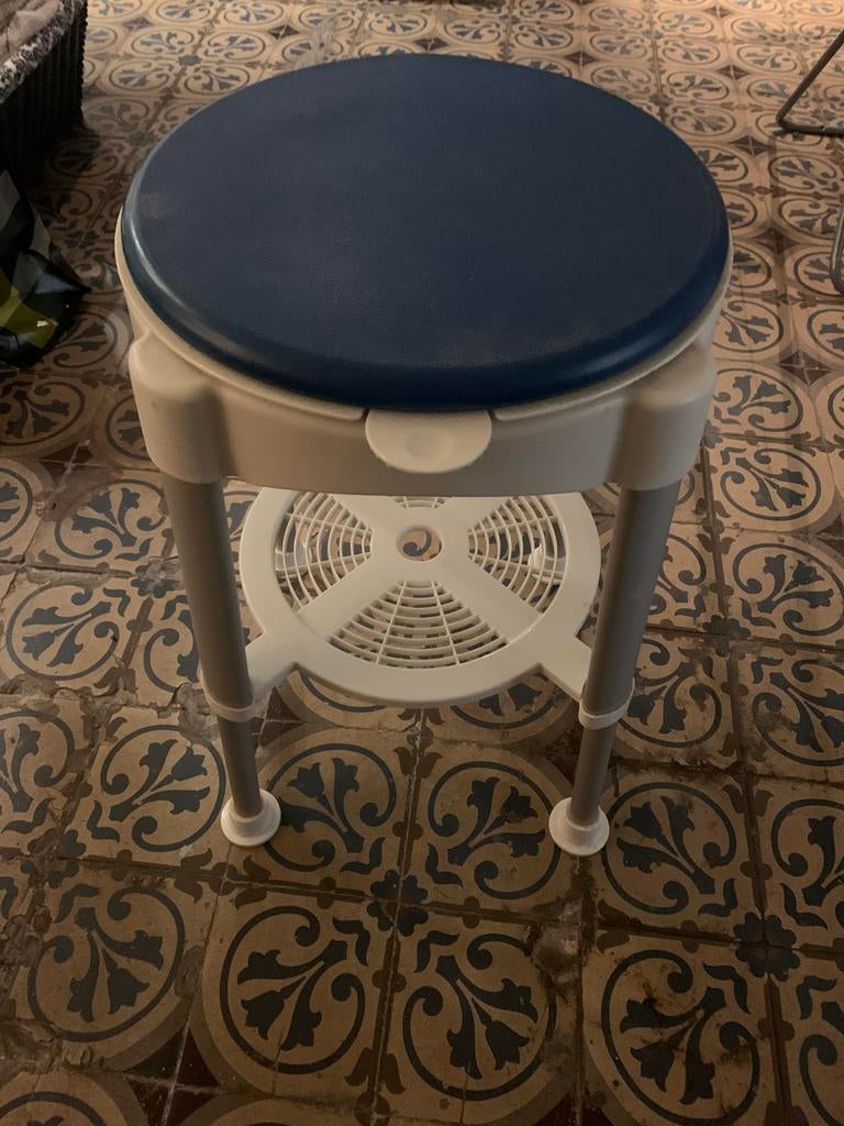 Tabouret de bain pivotant, Enlèvement, Utilisé