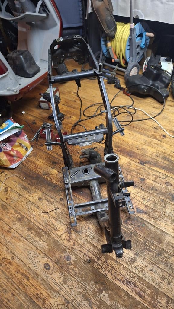 Piaggio skipper frame, Fietsen en Brommers, Ophalen