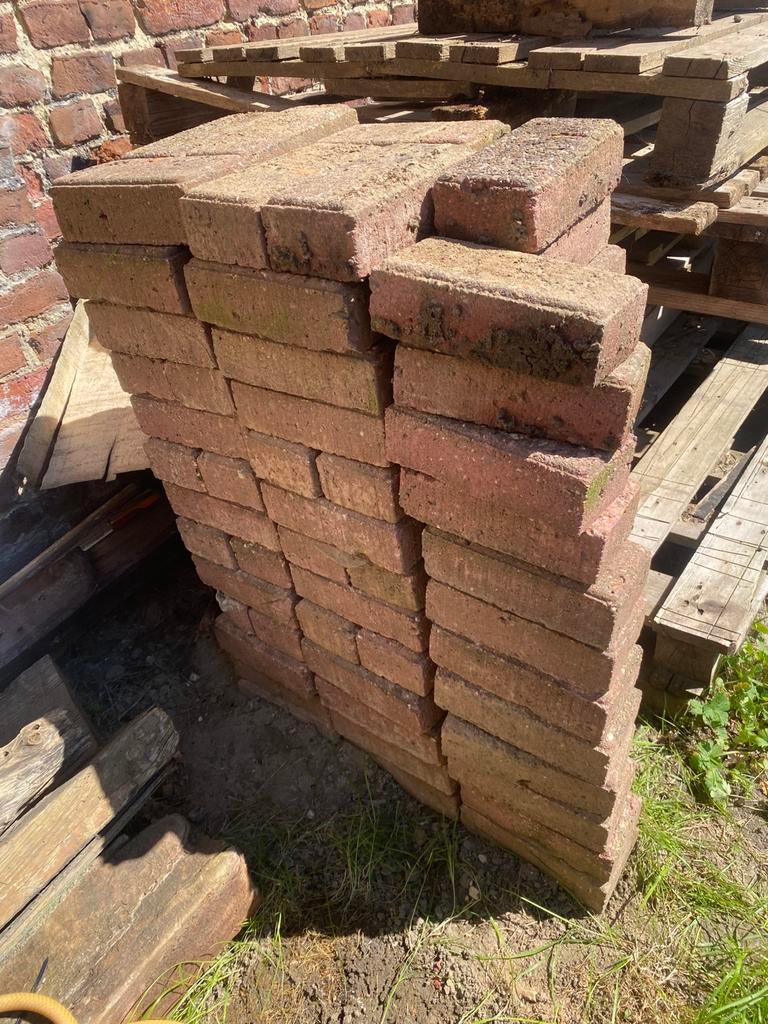 Gratis 100-tal rode klinkers, Enlèvement, Utilisé