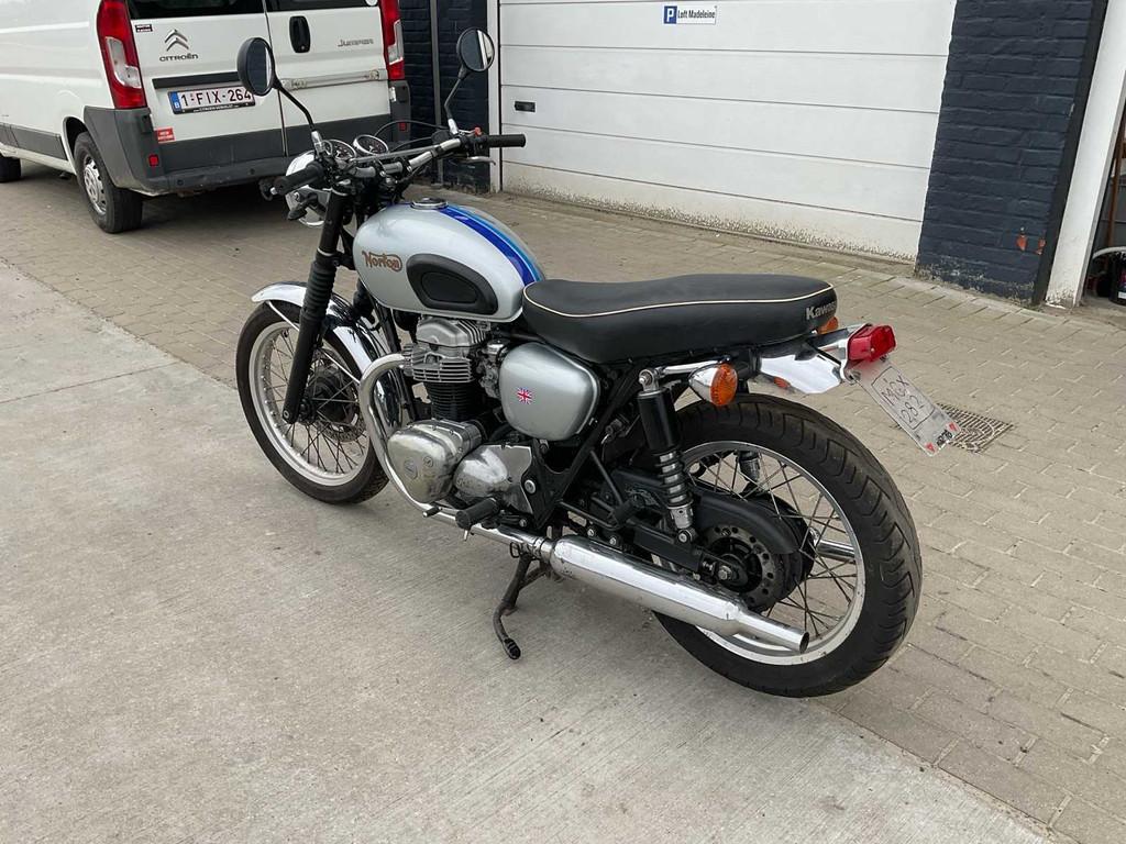 Kawasaki W600, Motoren, Bedrijf, Overig