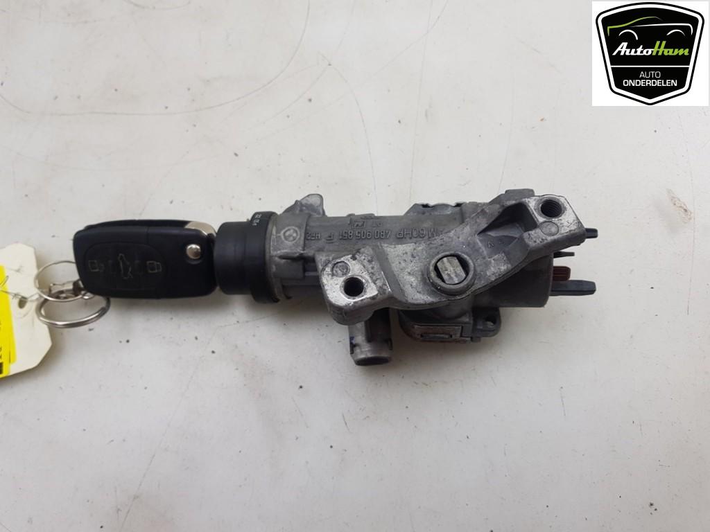 CONTACTSLOT + SLEUTEL Audi A4 Cabrio (B7) (01-2002/03-2009), Gebruikt, Audi