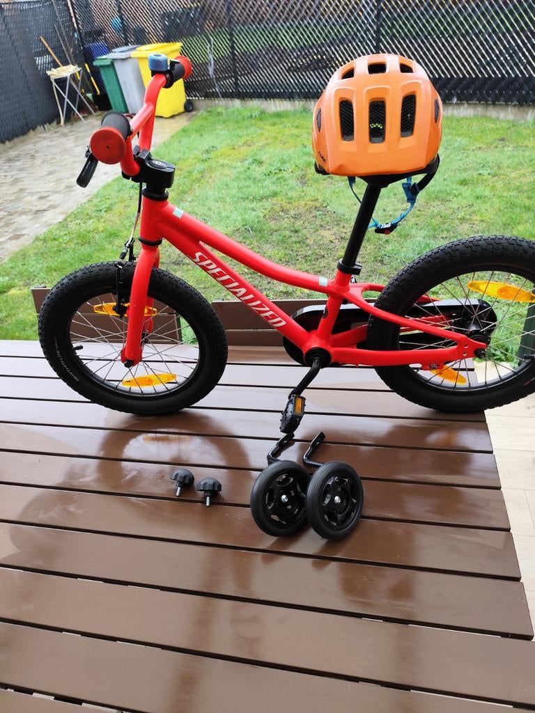 Kinderfiets specialized 16 inch, Fietsen en Brommers, Ophalen, Zijwieltjes