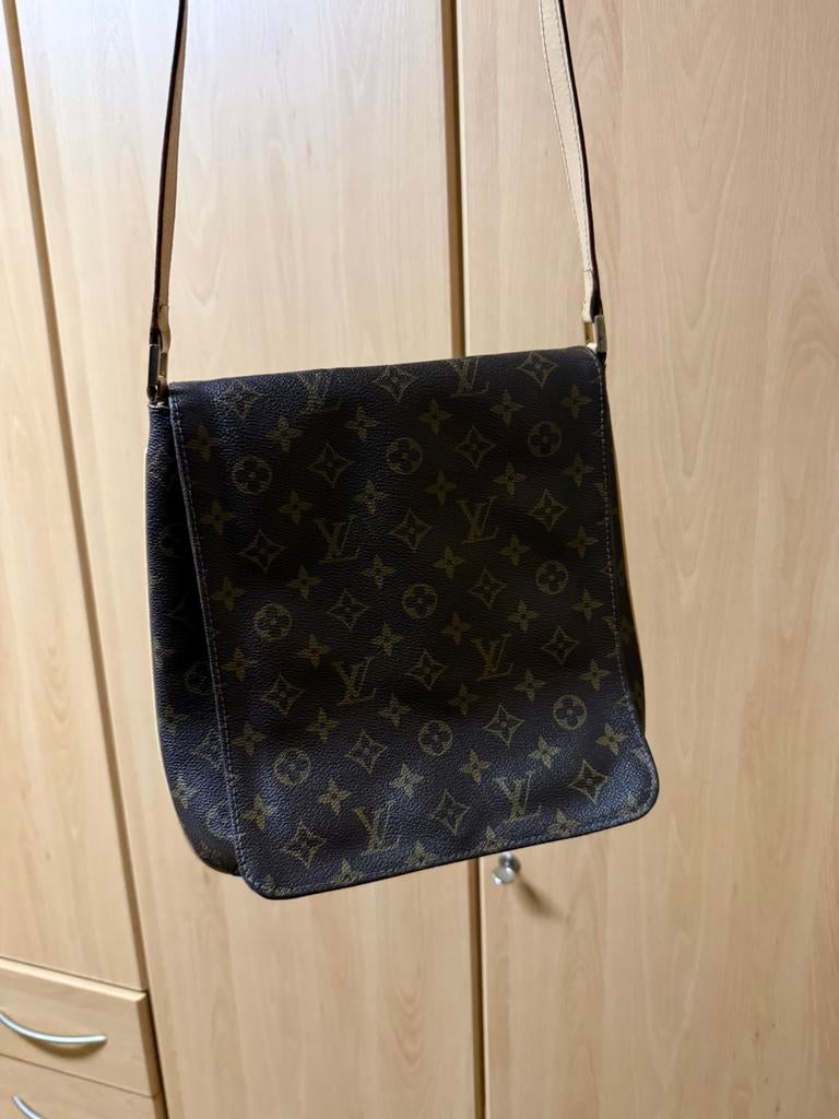 Louis vuitton musette, Handtassen en Accessoires, Tassen | Schoudertassen, Ophalen, Zo goed als nieuw