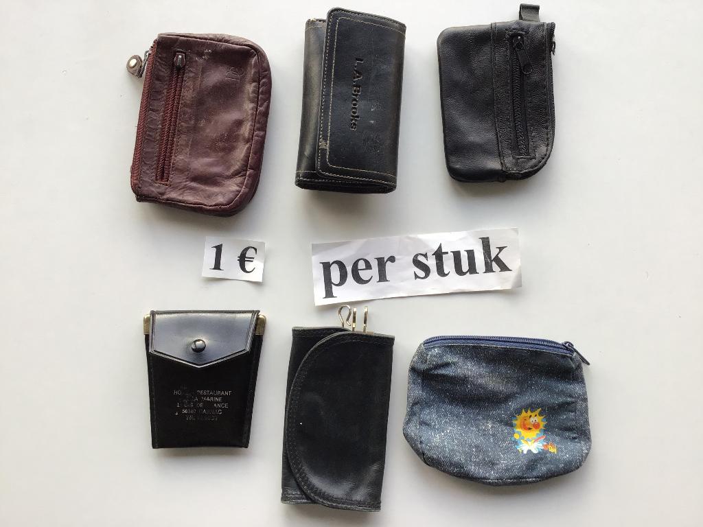 10 portefeuilles ou sacs de rangement pour 1 euro, Bijoux, Sacs & Beauté, Enlèvement ou Envoi, Comme neuf