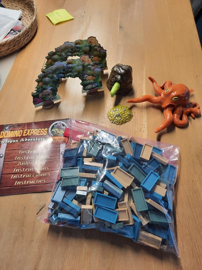 Domino express steentjes met accessoires, Ophalen, Zo goed als nieuw