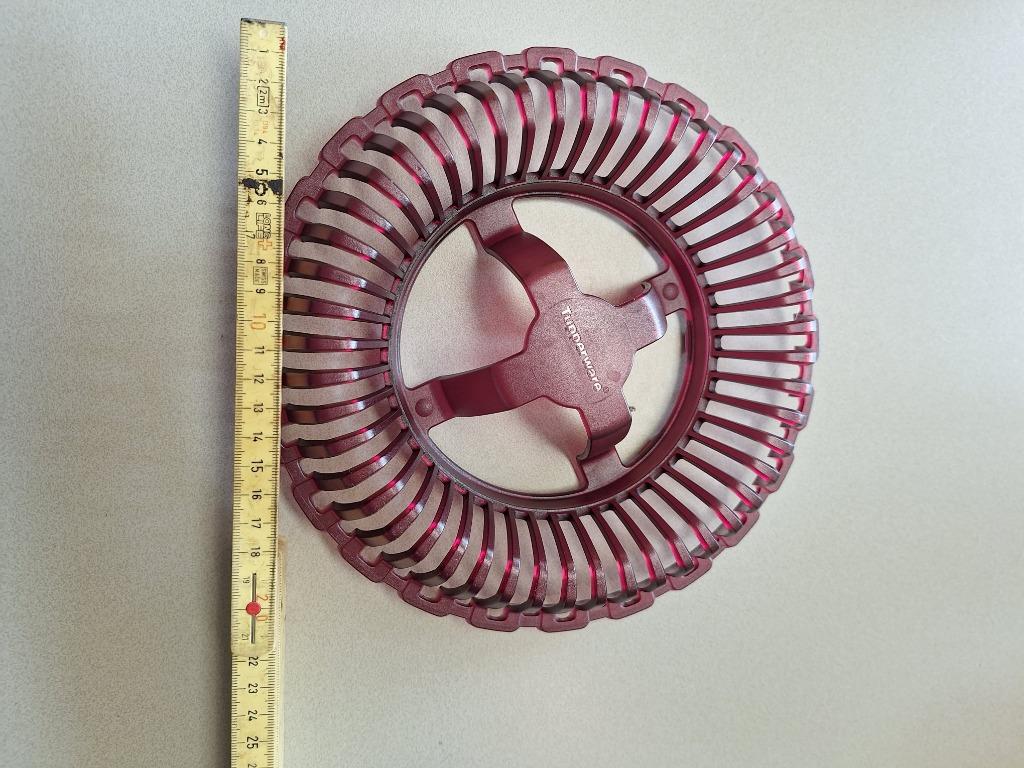 Tupperware microgolf chips maker zonder olie, Enlèvement ou Envoi, Comme neuf, Rouge