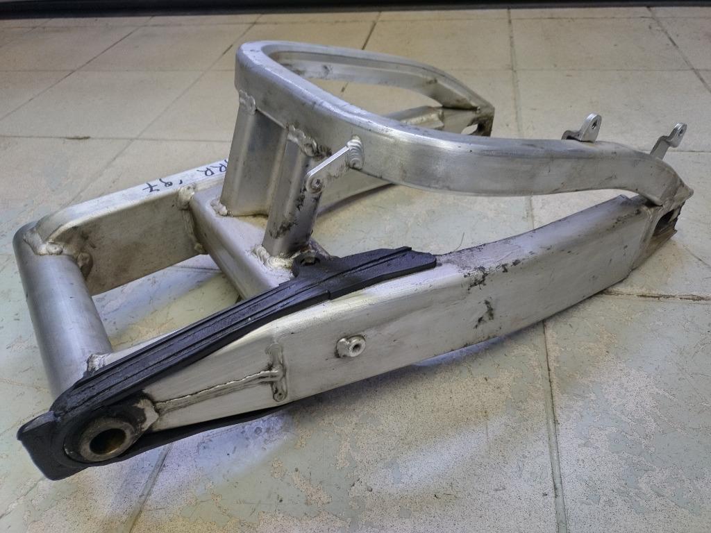 honda cbr 900 rr sc33 model '96-'97 achterbrug, Enlèvement ou Envoi, Utilisé