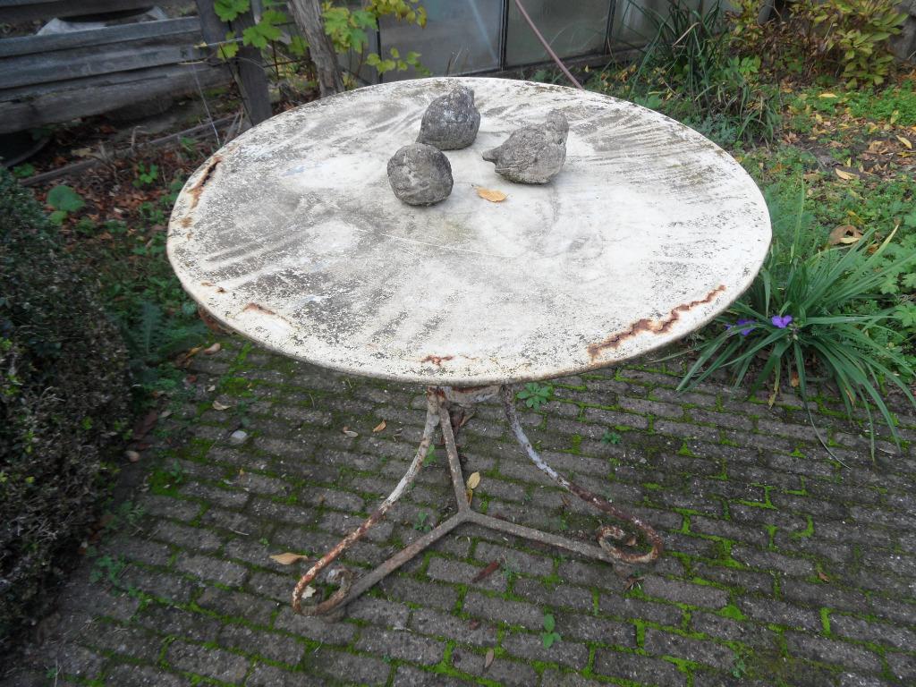 Decoratieve tuintafel, Ophalen, Gebruikt, Rond, Metaal