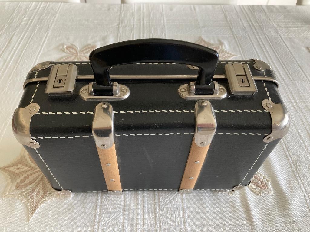 oud zwart koffertje voor poppetjes of beertjes, Enlèvement ou Envoi