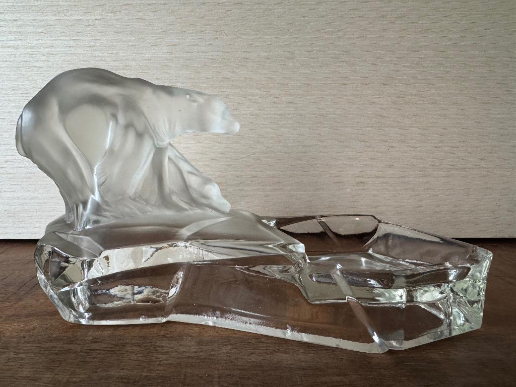 Cendrier en verre pour ours polaire Libochovice, Antiquités & Art, Antiquités | Verre & Cristal, Enlèvement