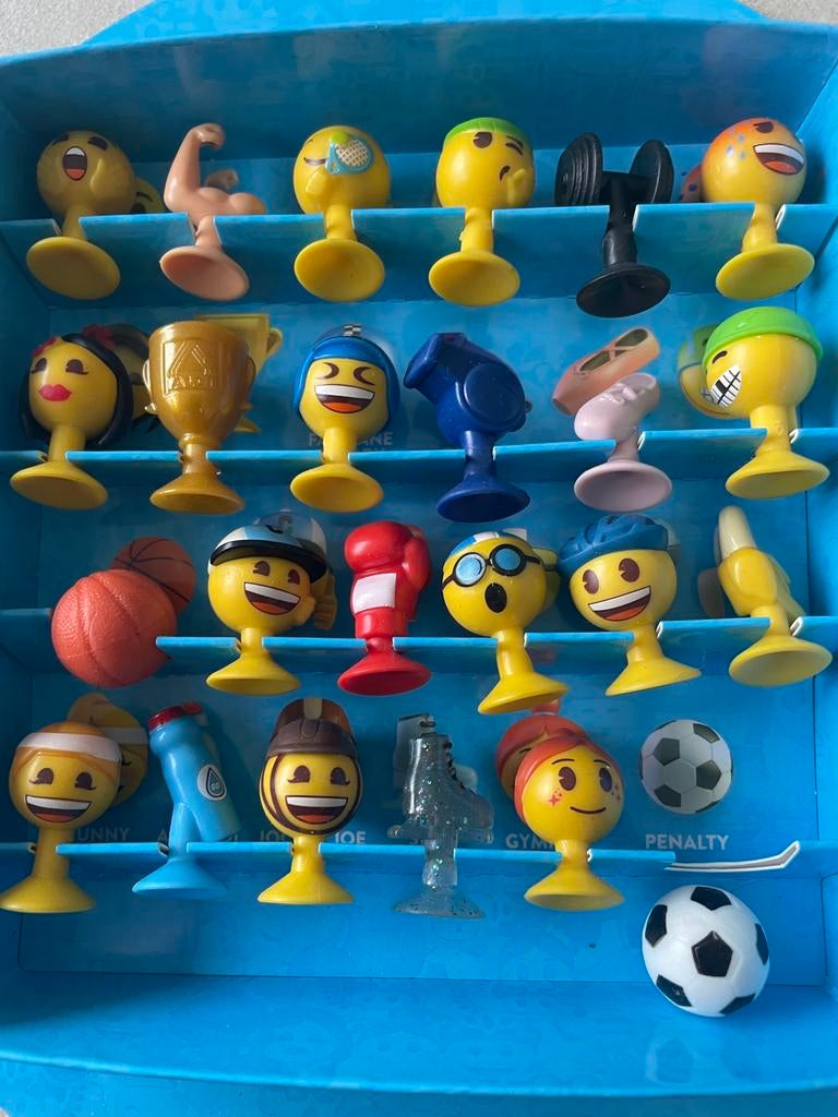 2023 Aldi emoji lichtblauwe doos Complete doos , alle emojis, Verzamelen, Aldi, Verzenden