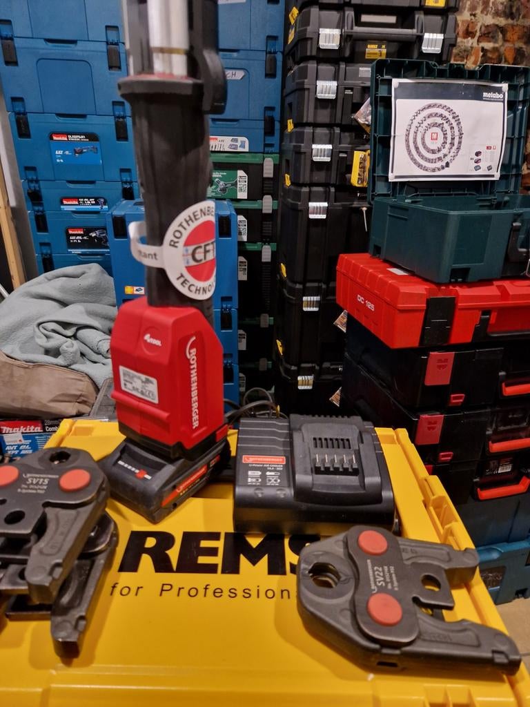 ROTHENBERGER ROMAX 4000 3X MÂCHOIRE + BATTERIE, Neuf, Porté à la main, Enlèvement, Batterie