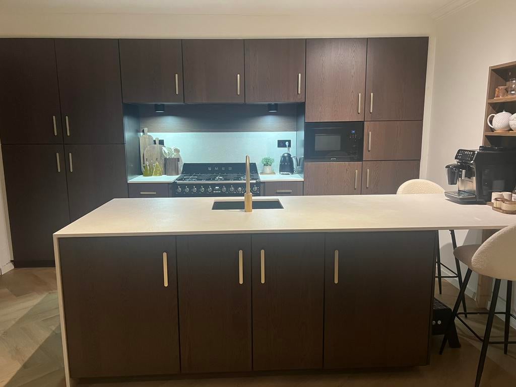 Cuisine avec îlot, Granit ou Pierre, Comme neuf, Brun, Enlèvement