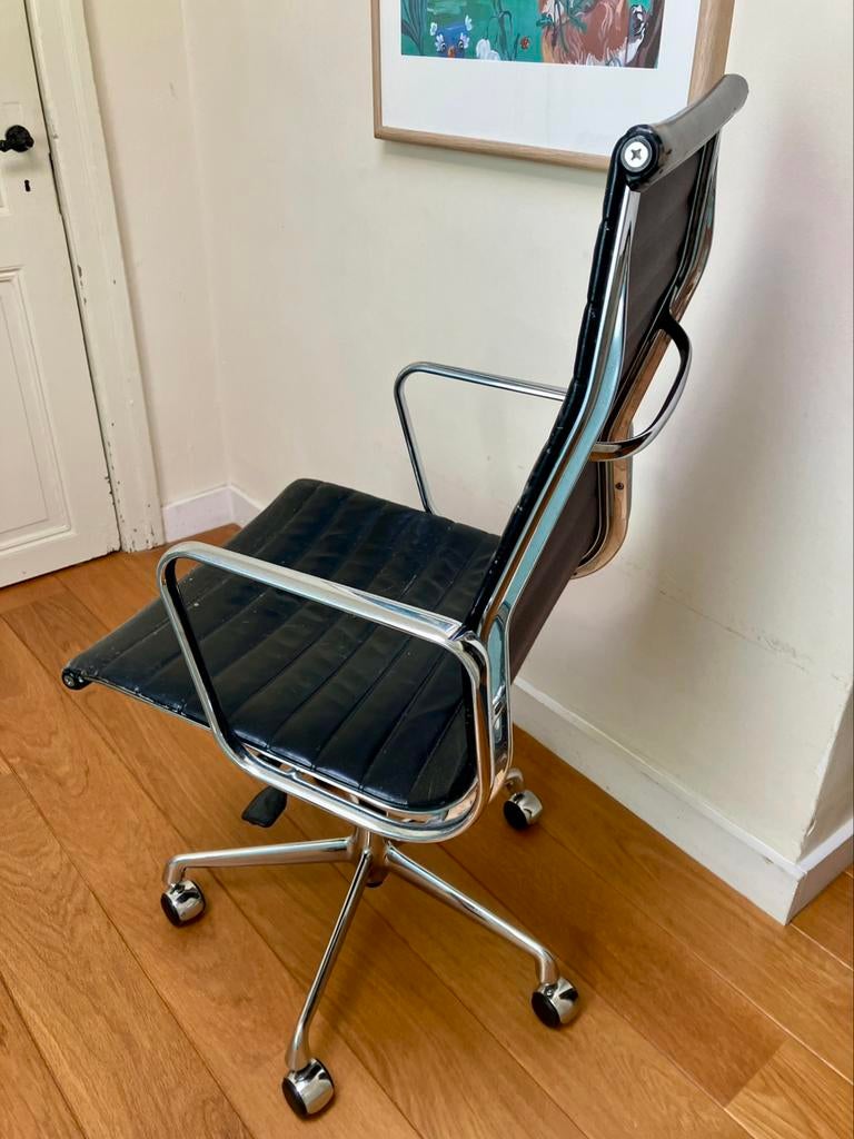 vitra EA117 — Cuir noir — Original Eames, Enlèvement, Utilisé, Noir, Chaise de bureau