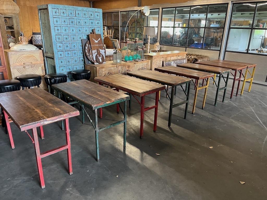 Oude inklapbare Cafe tafels/bistrotafels/eettafels origineel, Huis en Inrichting, Ibiza/Boho/Industrieel/Vintage, Gebruikt, Vier personen