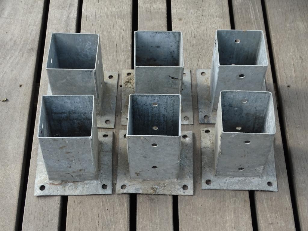 Verzinkte paalhouders voor houten palen (9x9 en 10x10 cm), Ophalen, Gebruikt, Palen