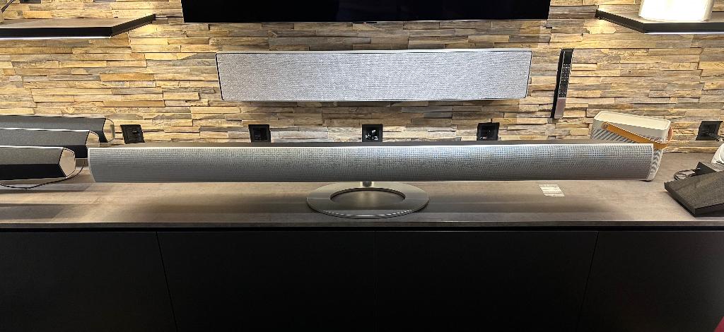 Bang & Olufsen Beolab 7.6 + table stand in nieuwstaat ! B&O, Info@bang-olufsen.dk, Zo goed als nieuw, 120 watt of meer, Bang & Olufsen Alle 1 / DK-7600 Struer / Denmark