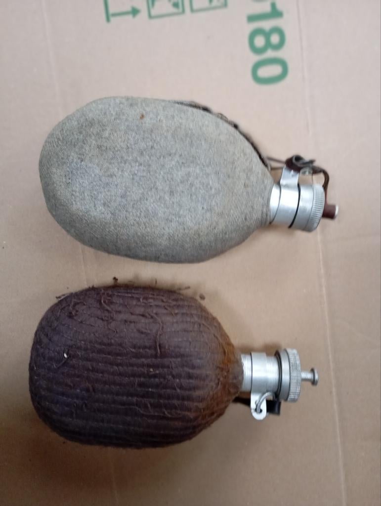 Duitse en Hongaarse veldfles uit de Tweede Wereldoorlog, Verzamelen, Militaria | Tweede Wereldoorlog, Ophalen of Verzenden