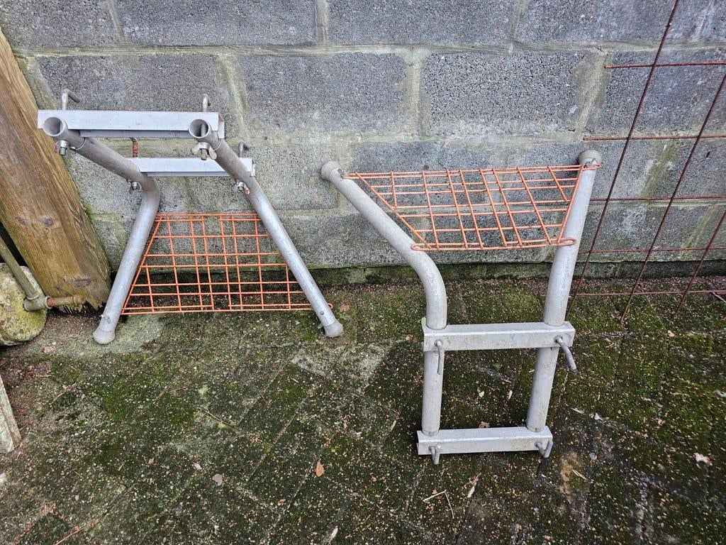 Ladder haken 2 stuks , afstandhouders ., Ophalen, Gebruikt, Ladder