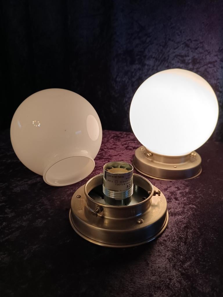 Gipsen model Gesigneerd GISO
Plafonnière wand/tafel Lamp, Antiek en Kunst, Ophalen of Verzenden