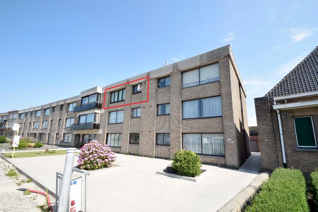 Deels vernieuwd 2 slaapkamer appartement, 50 m² of meer, Provincie West-Vlaanderen