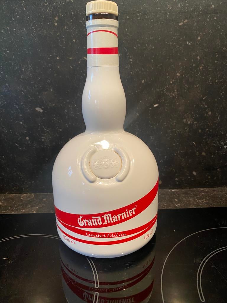 GRAND MARNIER red ribbon limited edition 2011, Collections, Enlèvement ou Envoi, Utilisé, Autres types