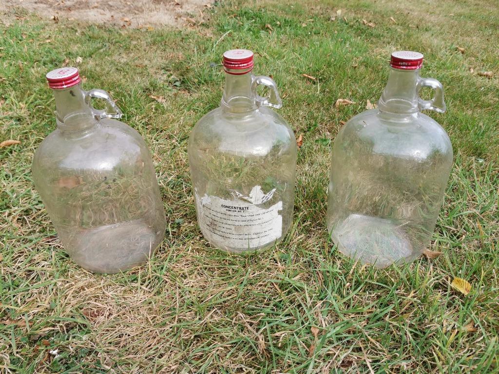 3 grandes bouteilles en verre avec oreille Royal Crown Cola, Maison & Meubles, Enlèvement ou Envoi, Utilisé