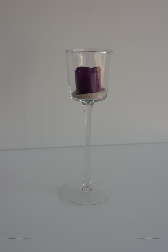 bougeoir en verre sur pied avec hauteur de bougie : 24 cm, Enlèvement ou Envoi, Comme neuf, Bougie, Moins de 25 cm