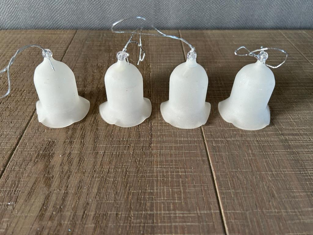 4 glazen klokjes, Diversen, Kerst, Ophalen of Verzenden, Zo goed als nieuw