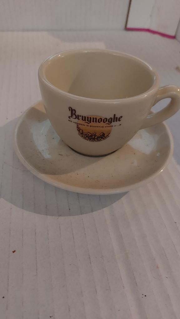 Environ 70 sacs et autres sacs, Collections, Porcelaine, Cristal & Couverts, Enlèvement