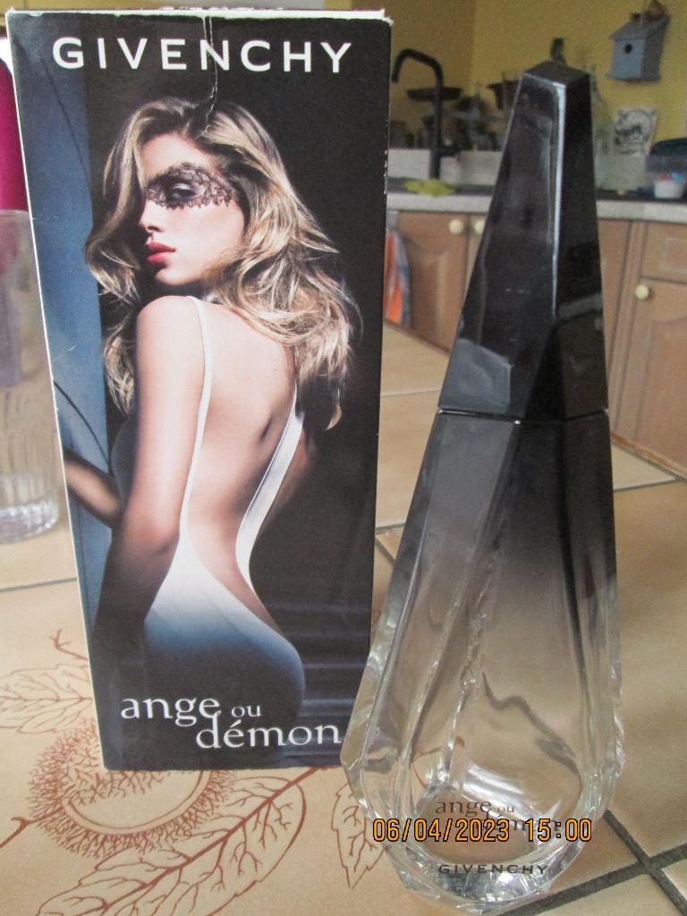 Eau de parfum « Ange ou démon » GIVENCHI bouteille vide, Collections, Parfums, Utilisé, Bouteille de parfum, Enlèvement
