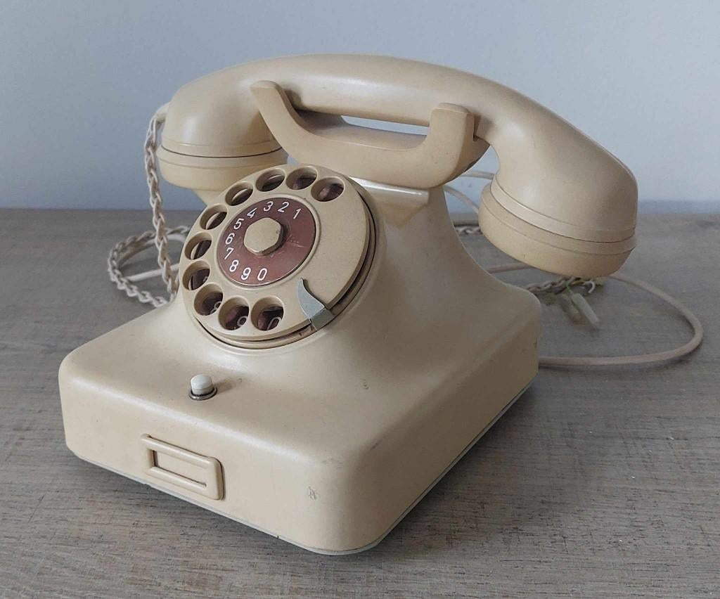ancien téléphone en bakéilite - milieu 20ème, Antiquités & Art, Enlèvement ou Envoi