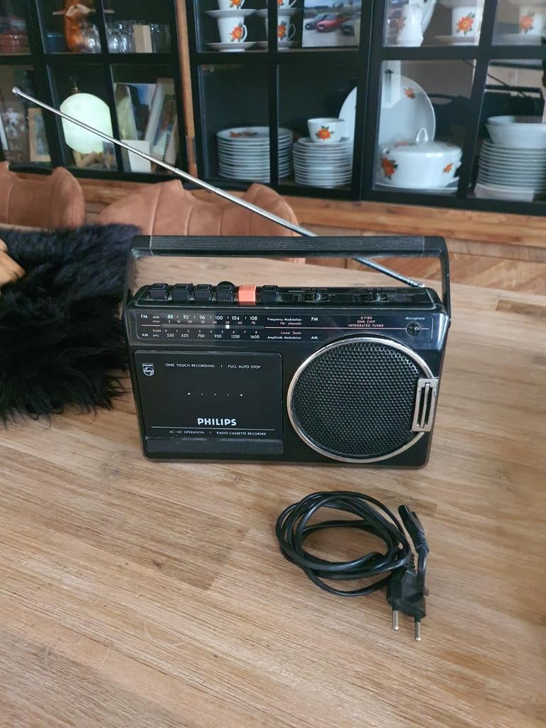 Vintage 80s radio philips D7180, Enlèvement, Radio