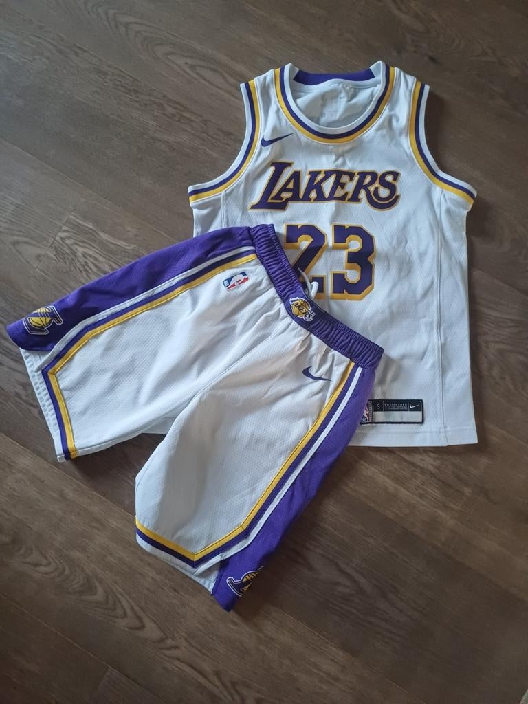 Basketball full set, Enlèvement