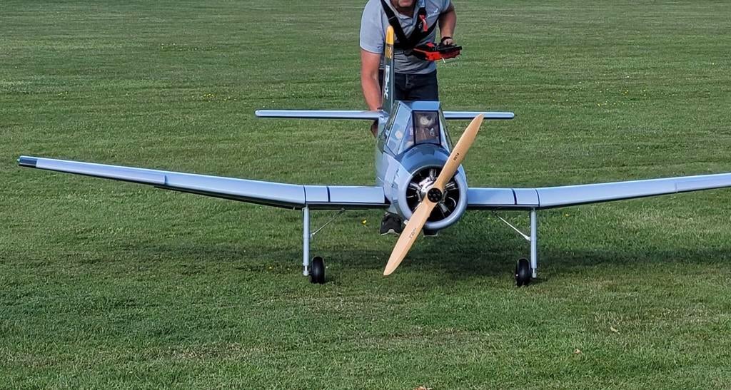 Zlin Z-37 Cmelak Everclassic 250cc, Hobby en Vrije tijd, Modelbouw | Radiografisch | Vliegtuigen, Ophalen, Nieuw, Benzine, RTF (Ready to Fly)