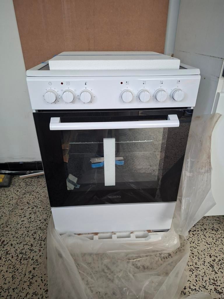 Nieuw vitrokeramisch fornuis, Elektronische apparatuur, Fornuizen, Ophalen