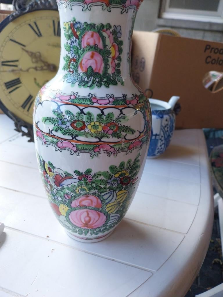 Chinezen vazen met stempel, Enlèvement