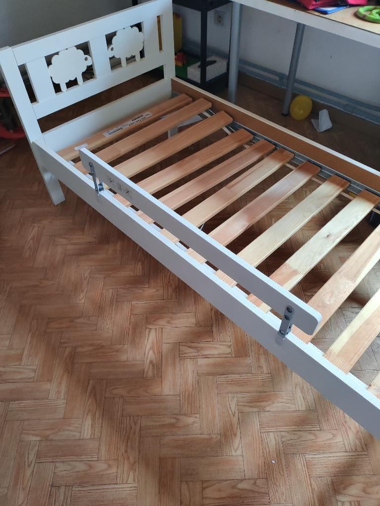 Lit pour enfant lits à lattes ,table chevet ,support latéral, 70 cm ou plus, 45 à 65 cm, Comme neuf, Enlèvement