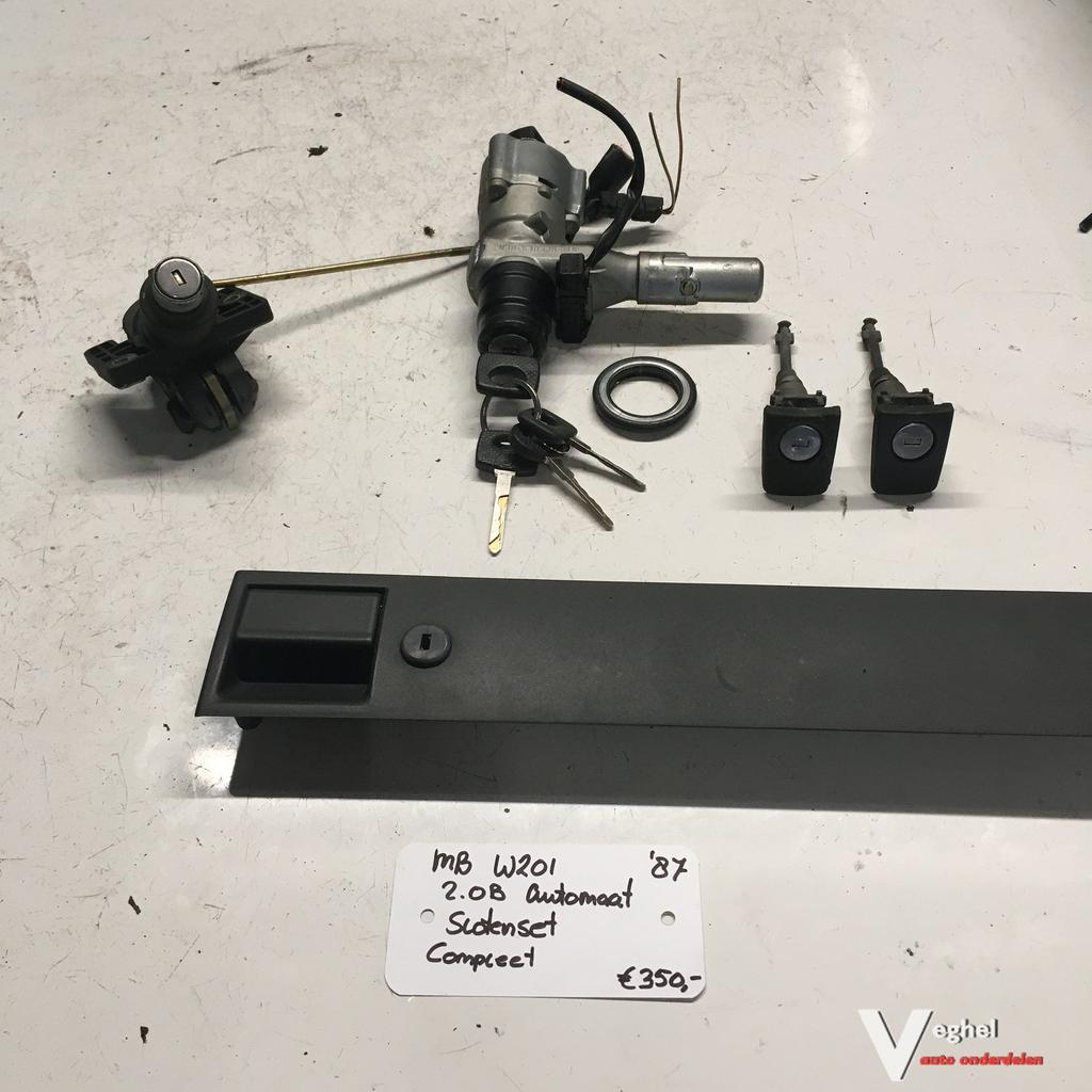 Mercedes W201 2.0 Benzine Automaat 1987   Sloten set Contact, Auto-onderdelen, Gebruikt, -, -, Ophalen of Verzenden