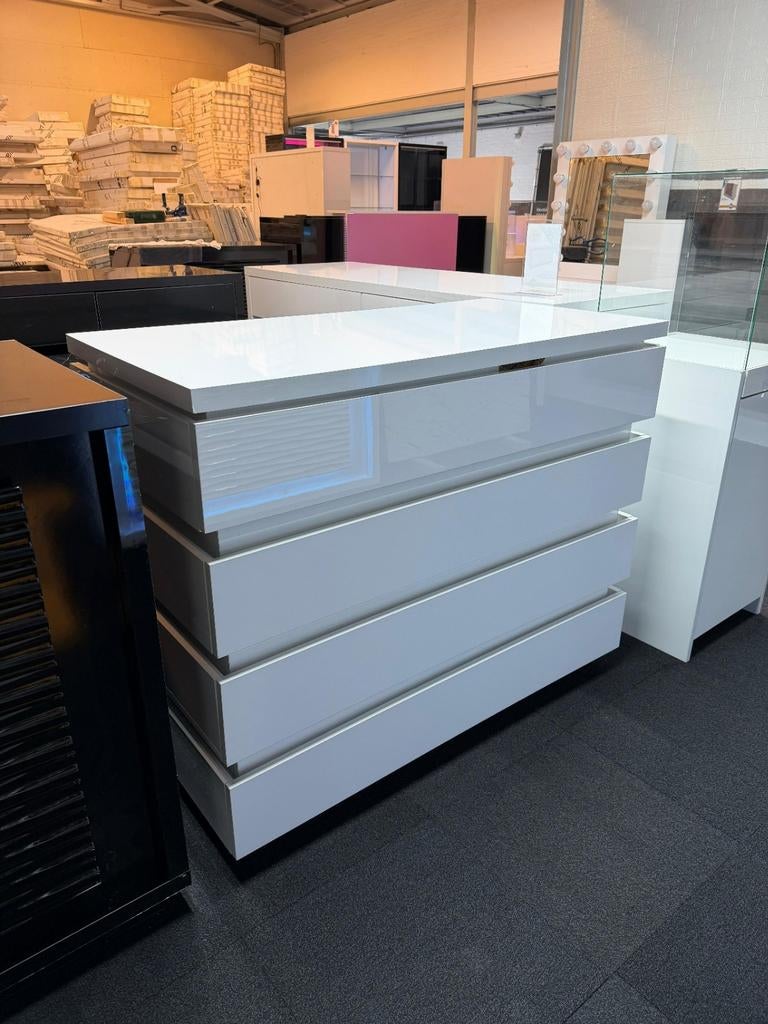 joli comptoir, Enlèvement