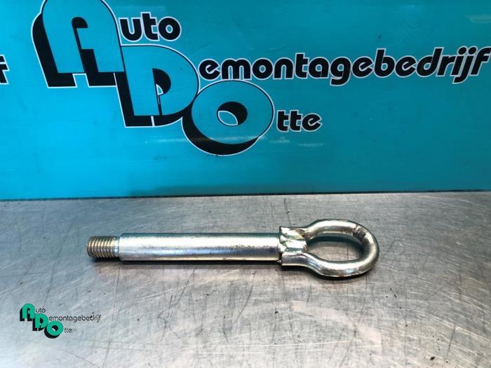 Crochet de remorquage avant d'un Volkswagen Fox (Fox 05-), Volkswagen, -, 3 mois de garantie, Utilisé